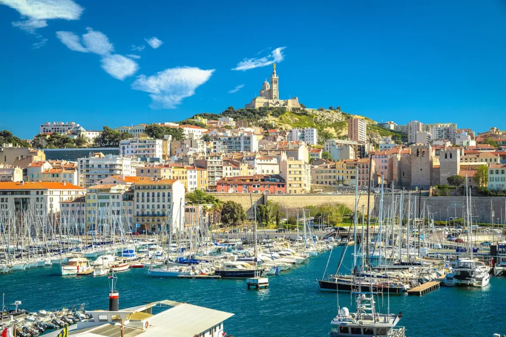 La ville de marseille avec son port
